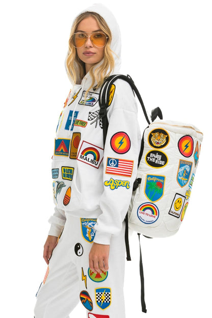 Aviator Nation VINTAGE PATCH PUFFER BACKPACK - WHITE GLOSSY
