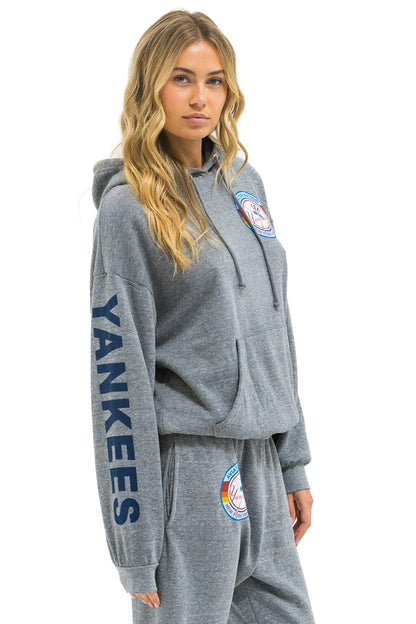 Aviator Nation NY YANKEES RELAXED PULLOVER HOODIE - HEATHER GREY